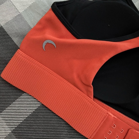 ZYIA Burnt Orange Ribbed Premium Adjustable Sports Bra - Picture 2 of 5
